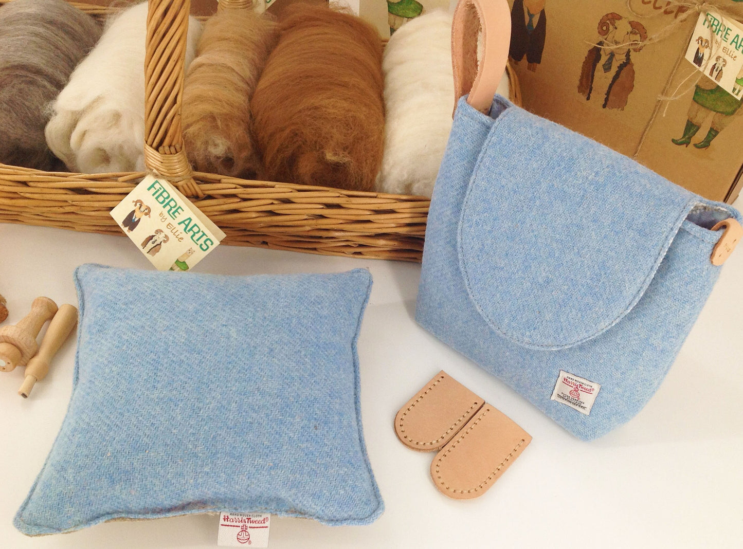 Premium Needle Felting Kit. Harris Tweed Bag and Wool Filled Needle Felting Mat, Multi Tool, Alpaca Fibre, Veg Tan Leather Finger Protectors
