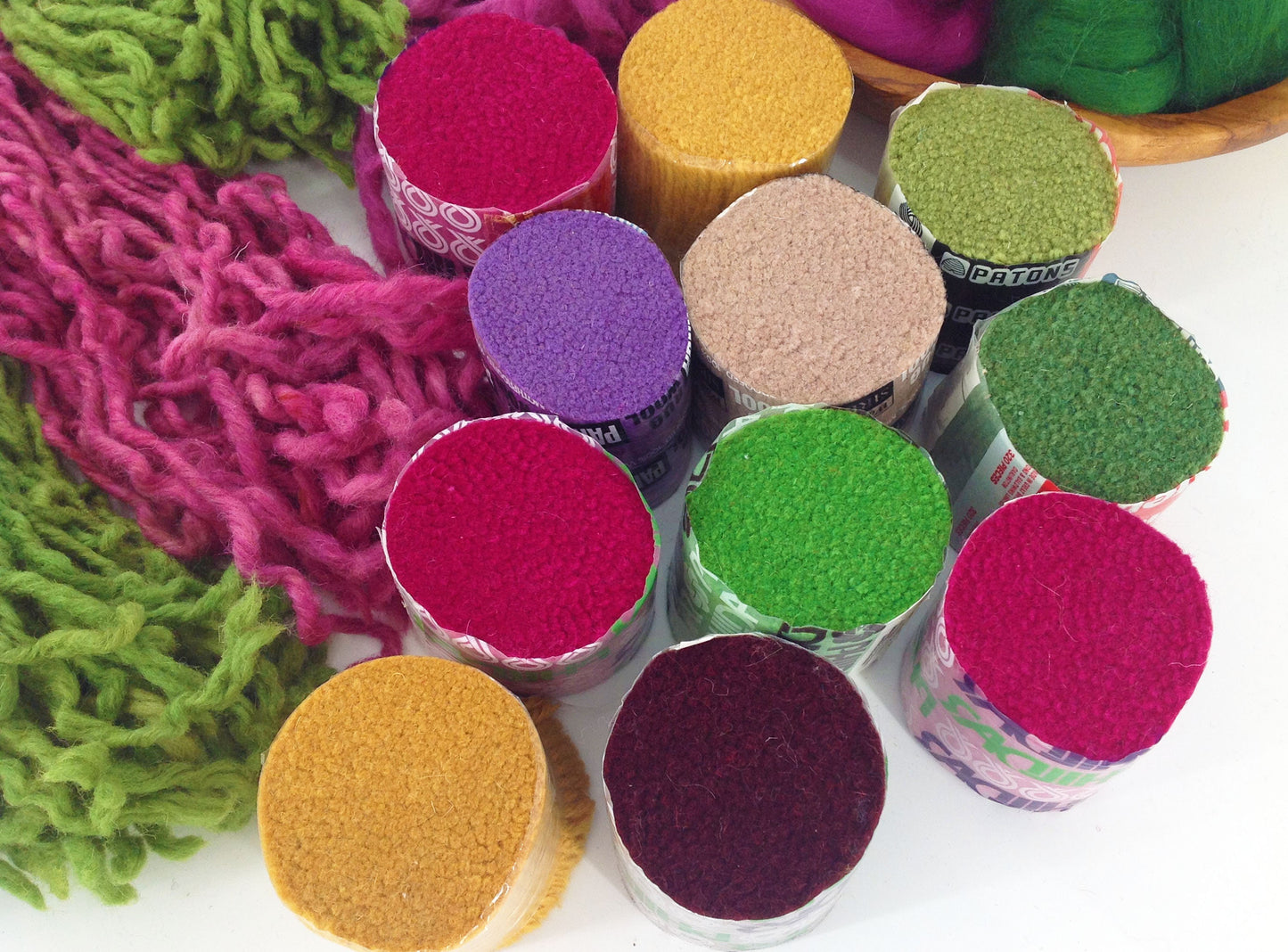 Creative Weaving Pack. 100% Wool 950g. Latch Hook Tool and Project Backing. Wall Hanging Tapestry Kit. Vibrant Garden