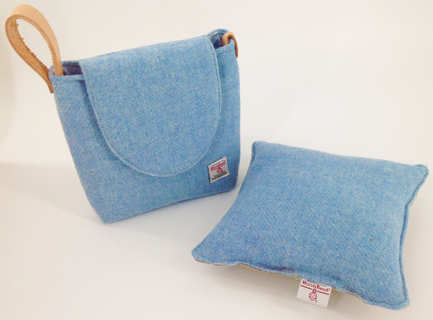 Premium Needle Felting Kit. Harris Tweed Bag and Wool Filled Needle Felting Mat, Multi Tool, Alpaca Fibre, Veg Tan Leather Finger Protectors