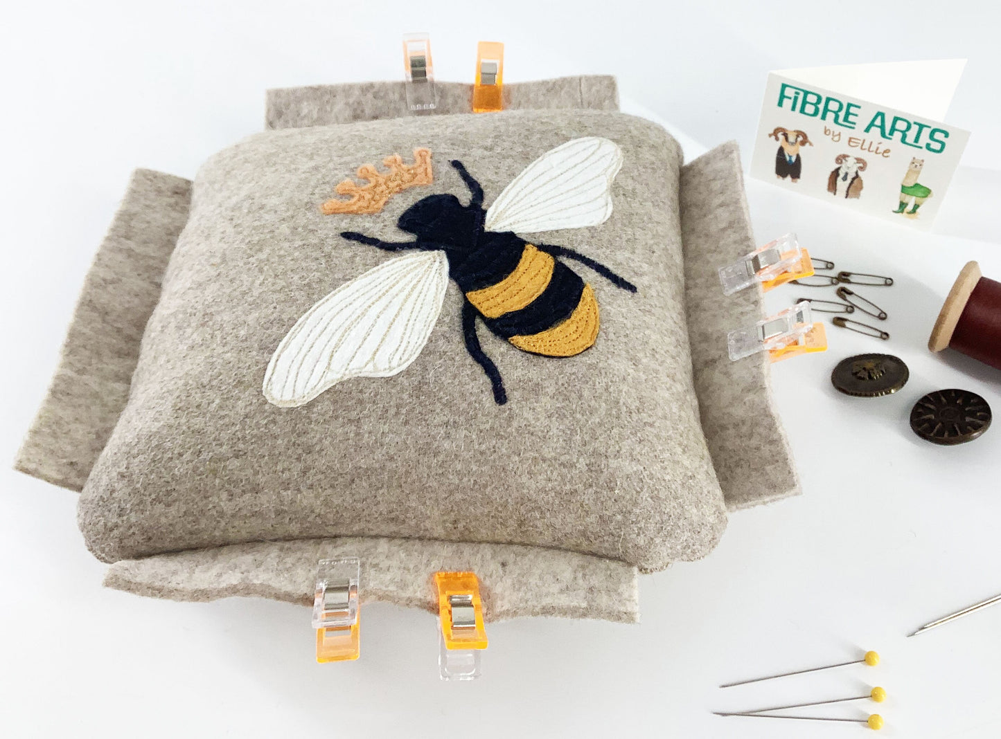Oak Wooden Bobbin Spool Thread Stand Holder Bee Pin Cushion Set. Scissor, Tools, Cotton Reels Bobbins Display. Handmade Sewing Gift